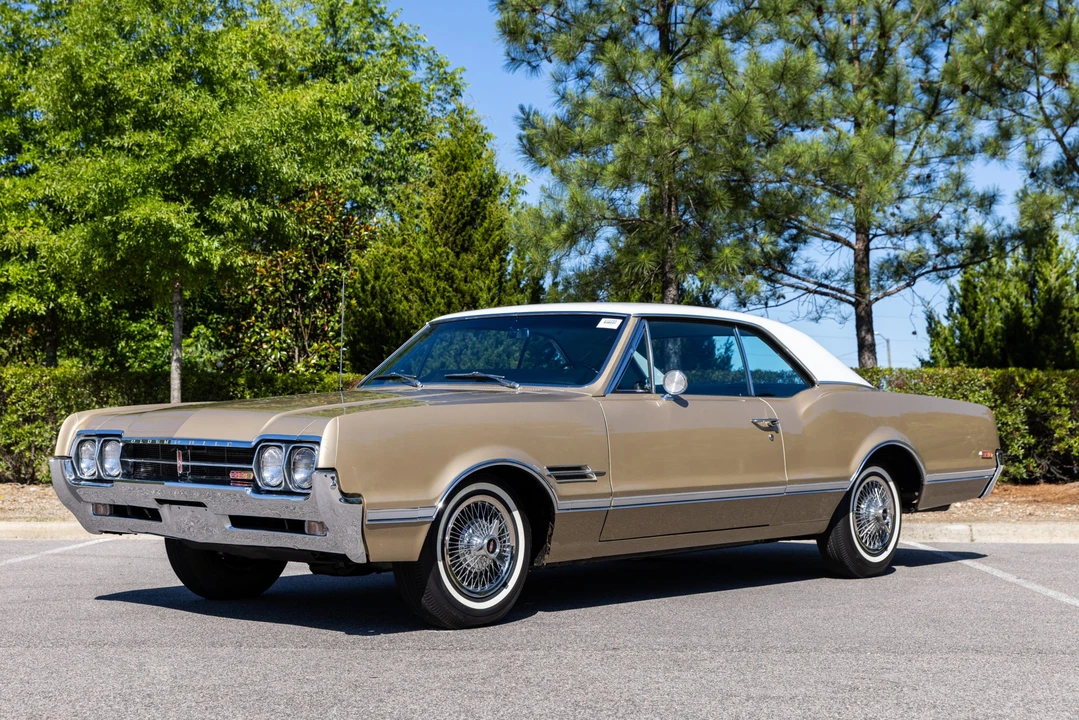 1966 Oldsmobile - Image 6 of 31