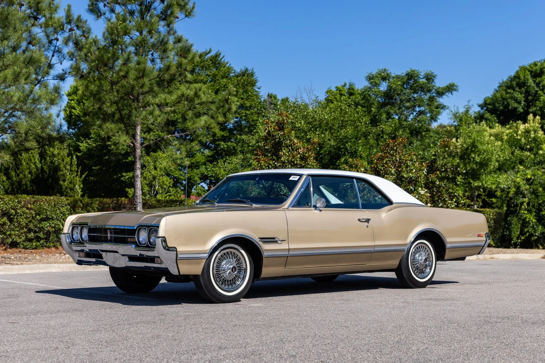 1966 Oldsmobile - Image 7 of 31