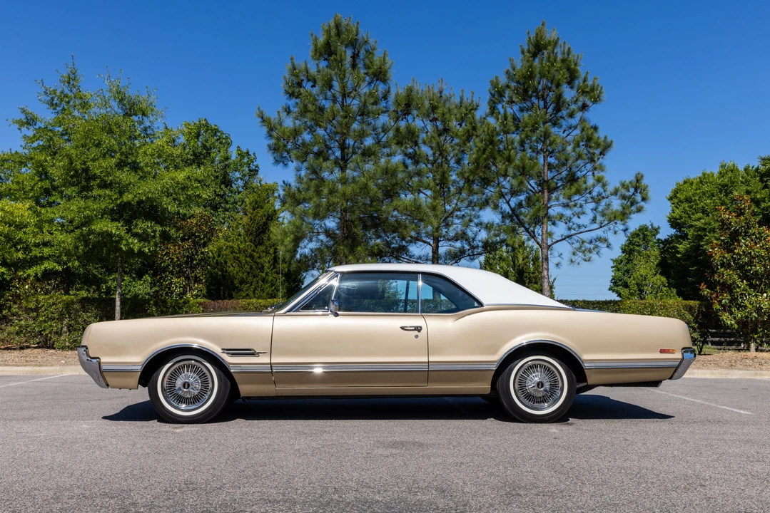 1966 Oldsmobile - Image 8 of 31