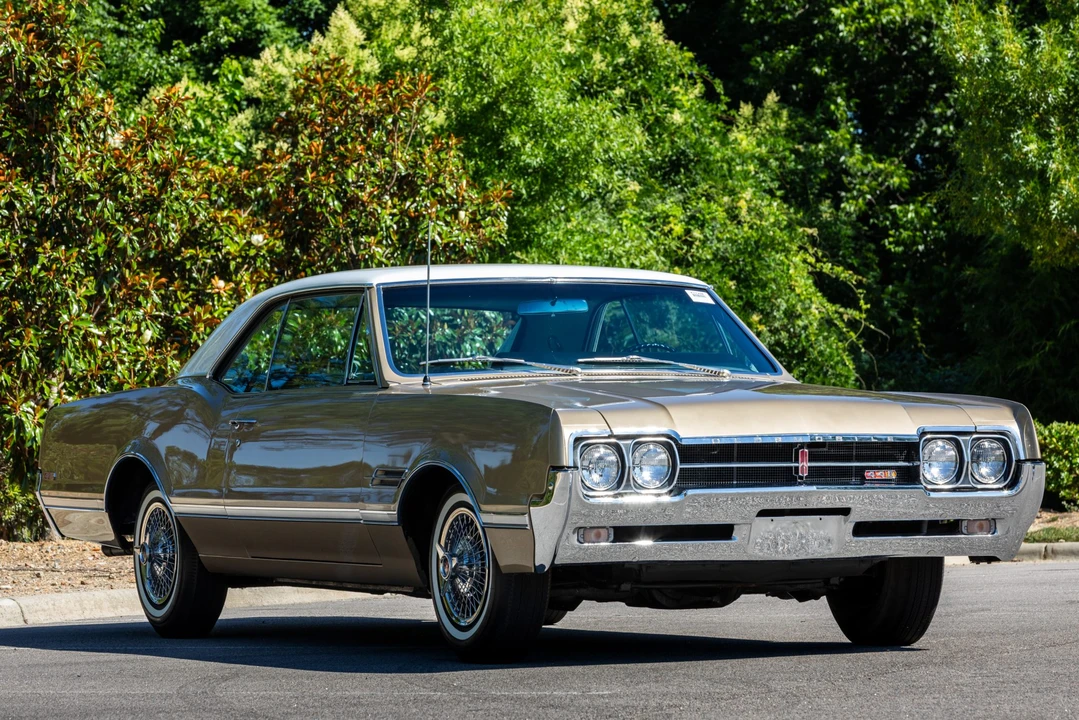 1966 Oldsmobile - Image 11 of 31