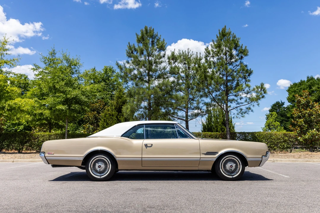 1966 Oldsmobile - Image 18 of 31