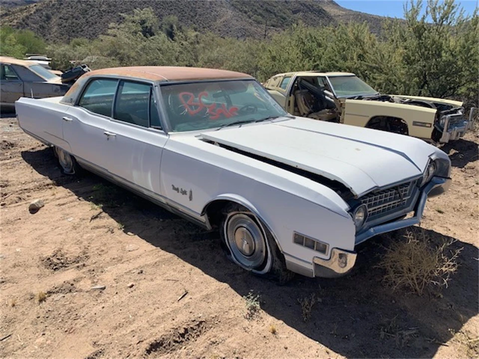 1966 Oldsmobile 98 - Image 2 of 5