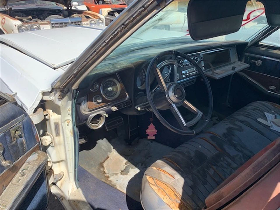 1966 Oldsmobile 98 - Image 5 of 5