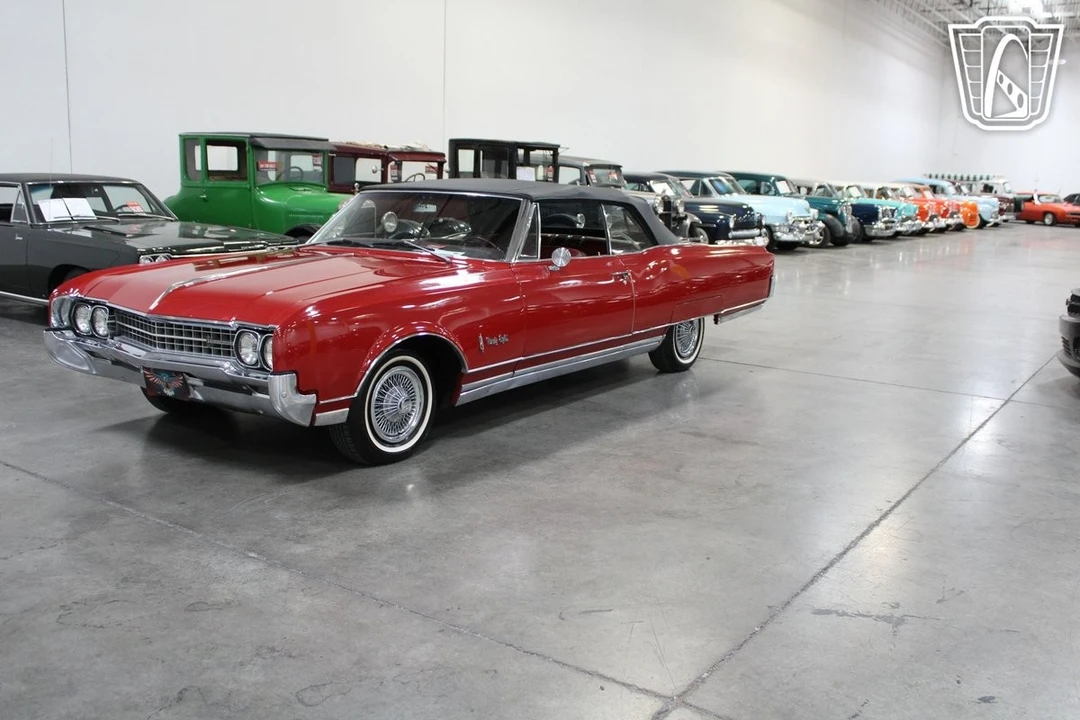 1966 Oldsmobile 98 - Image 5 of 12