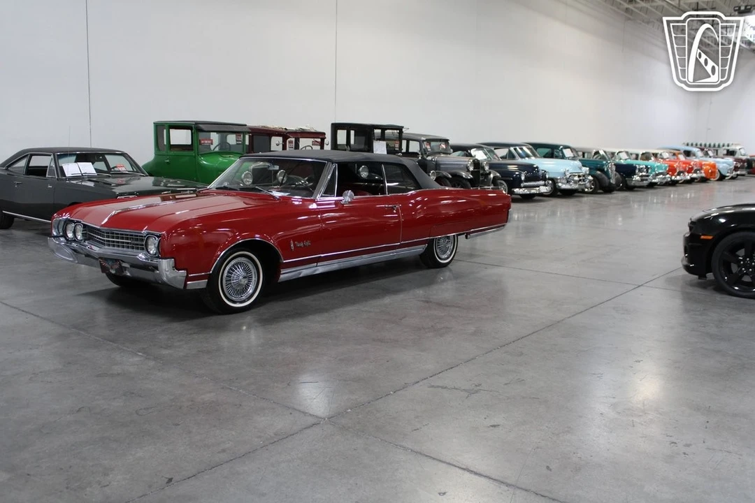1966 Oldsmobile 98 - Image 3 of 12