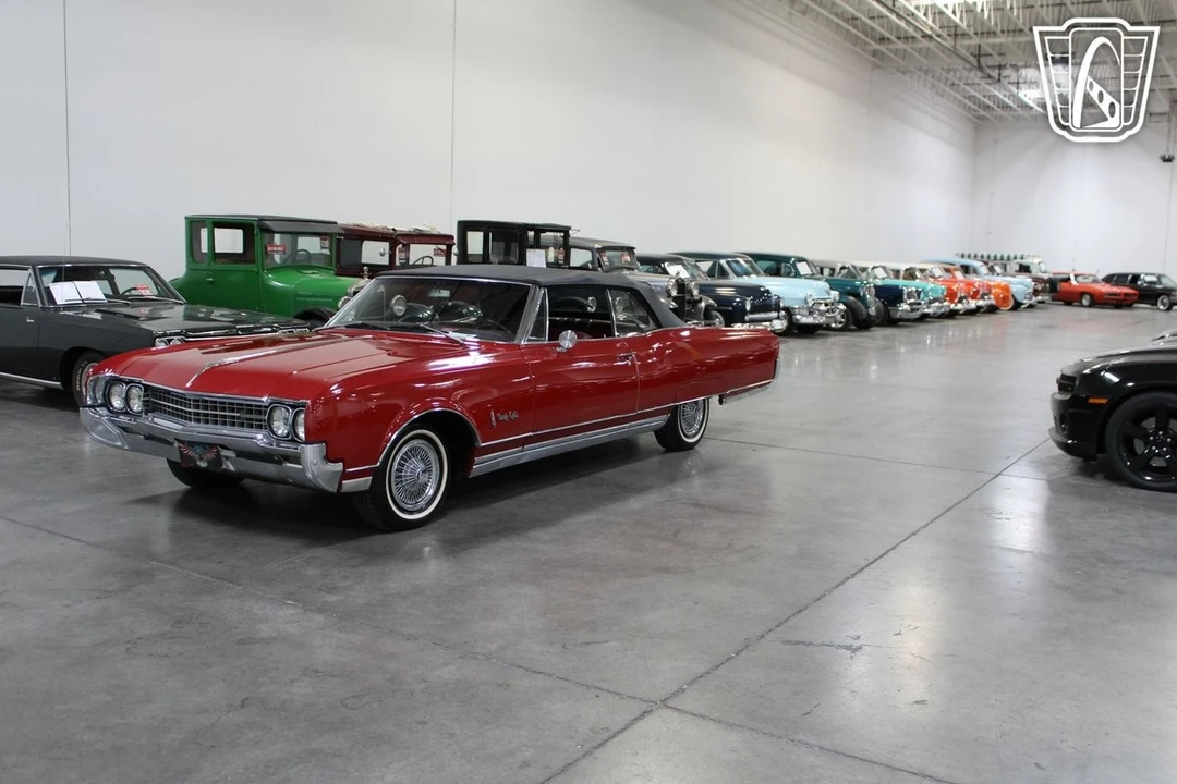 1966 Oldsmobile 98 - Image 4 of 12