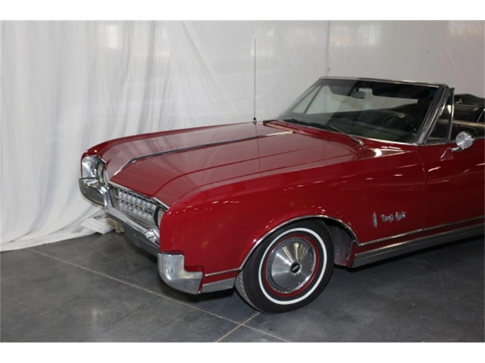 1966 Oldsmobile 98 - Image 5 of 9
