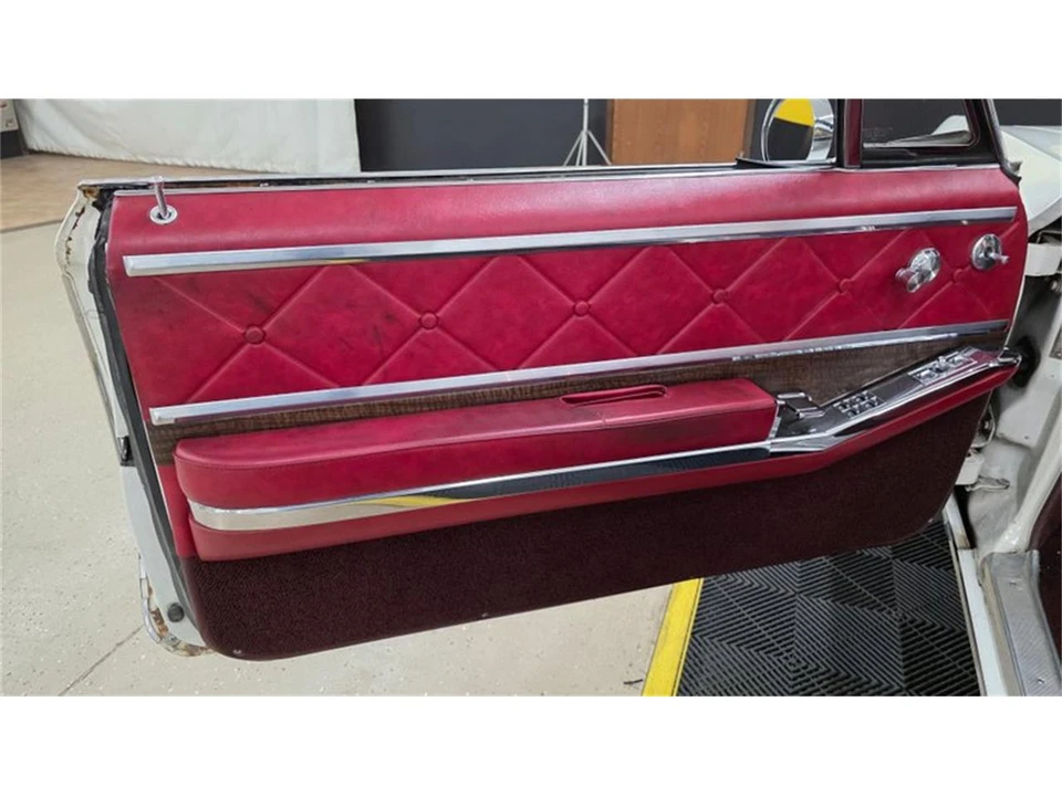 1966 Oldsmobile 98 - Image 28 of 31