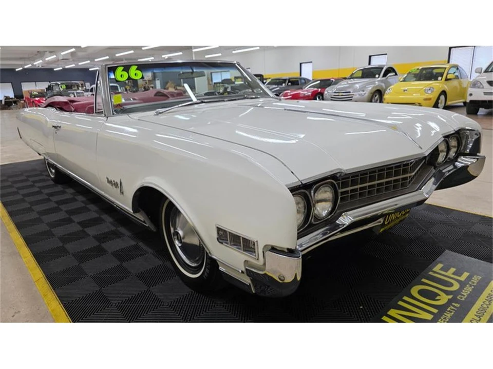 1966 Oldsmobile 98 - Image 3 of 31