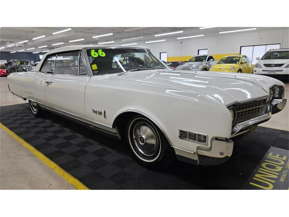 1966 Oldsmobile 98 - Image 19 of 31