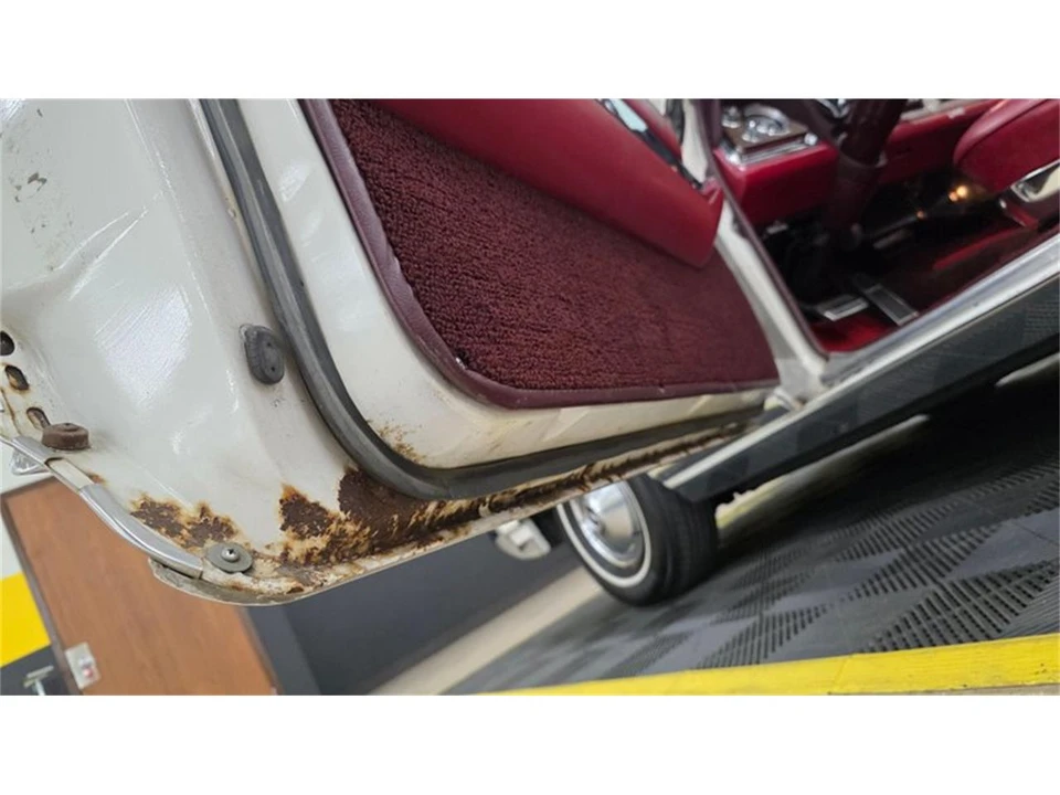 1966 Oldsmobile 98 - Image 30 of 31