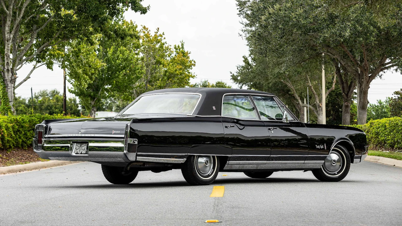 1966 Oldsmobile 98 - Image 2 of 31