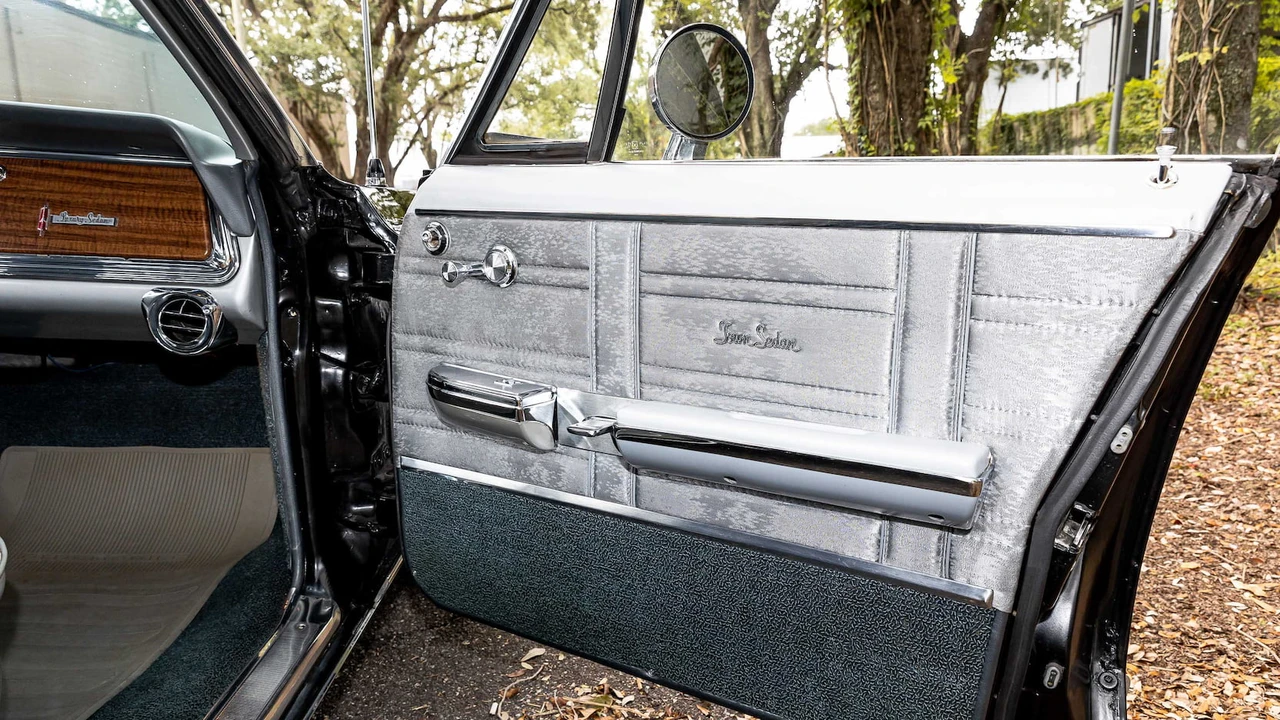 1966 Oldsmobile 98 - Image 27 of 31