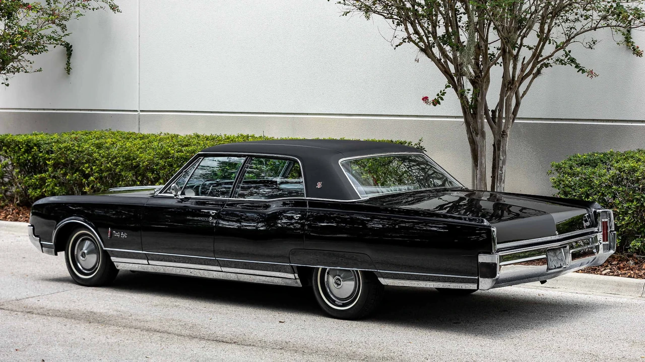 1966 Oldsmobile 98 - Image 23 of 31