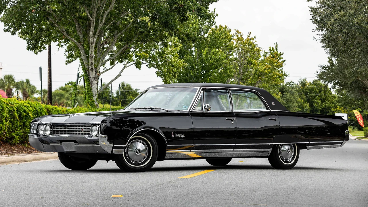 1966 Oldsmobile 98 - Image 24 of 31