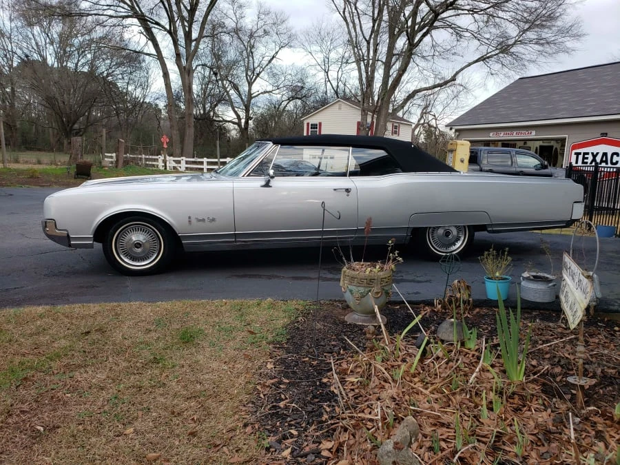 1966 Oldsmobile 98 - Image 29 of 31