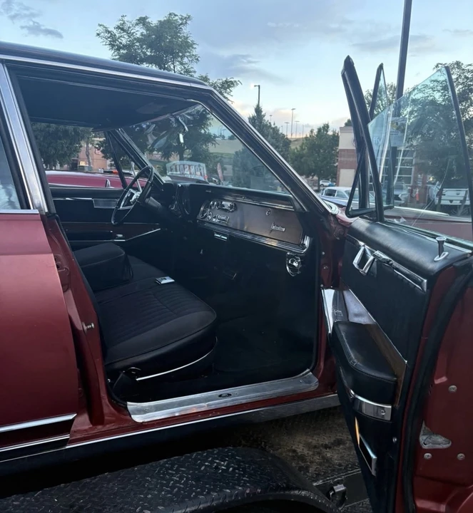 1966 Oldsmobile 98 - Image 4 of 10