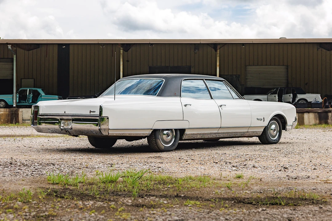 1966 Oldsmobile 98 - Image 9 of 31