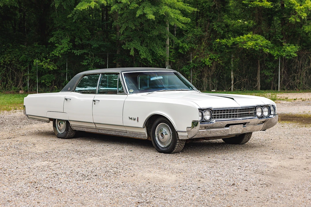 1966 Oldsmobile 98 - Image 13 of 31