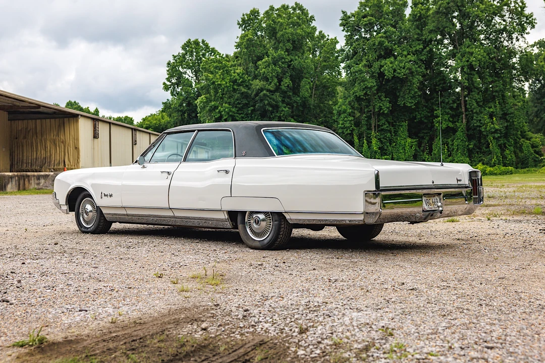 1966 Oldsmobile 98 - Image 6 of 31