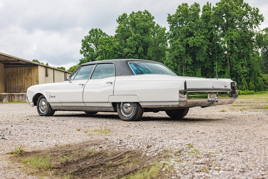 1966 Oldsmobile 98 - Image 7 of 31