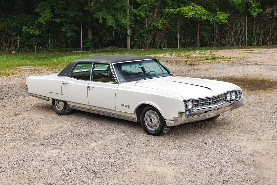 1966 Oldsmobile 98 - Image 15 of 31