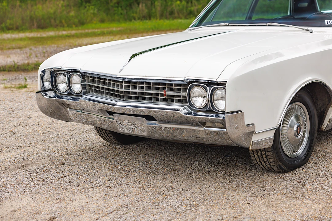 1966 Oldsmobile 98 - Image 24 of 31