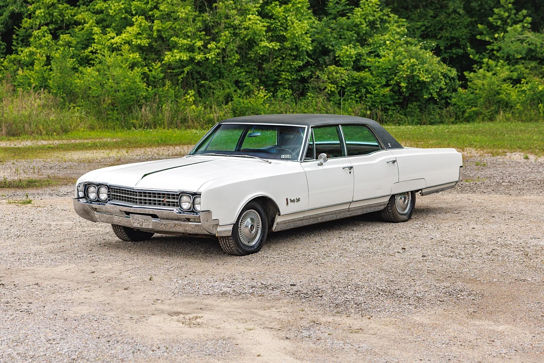 1966 Oldsmobile 98 - Image 3 of 31