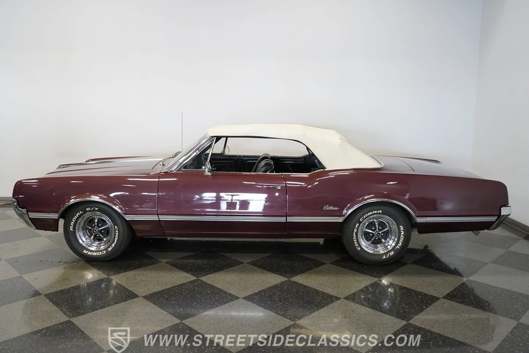 1966 Oldsmobile Cutlass 2nd Gen - Image 11 of 12