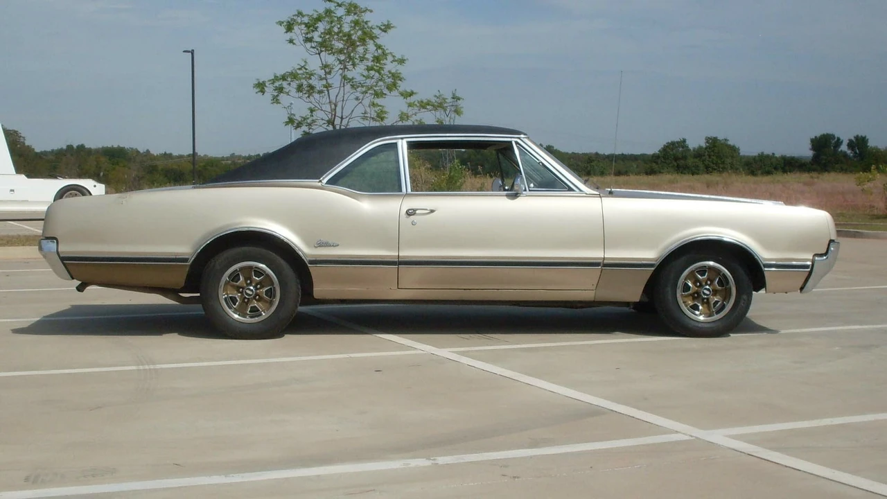 1966 Oldsmobile Cutlass 2nd Gen - Image 2 of 22