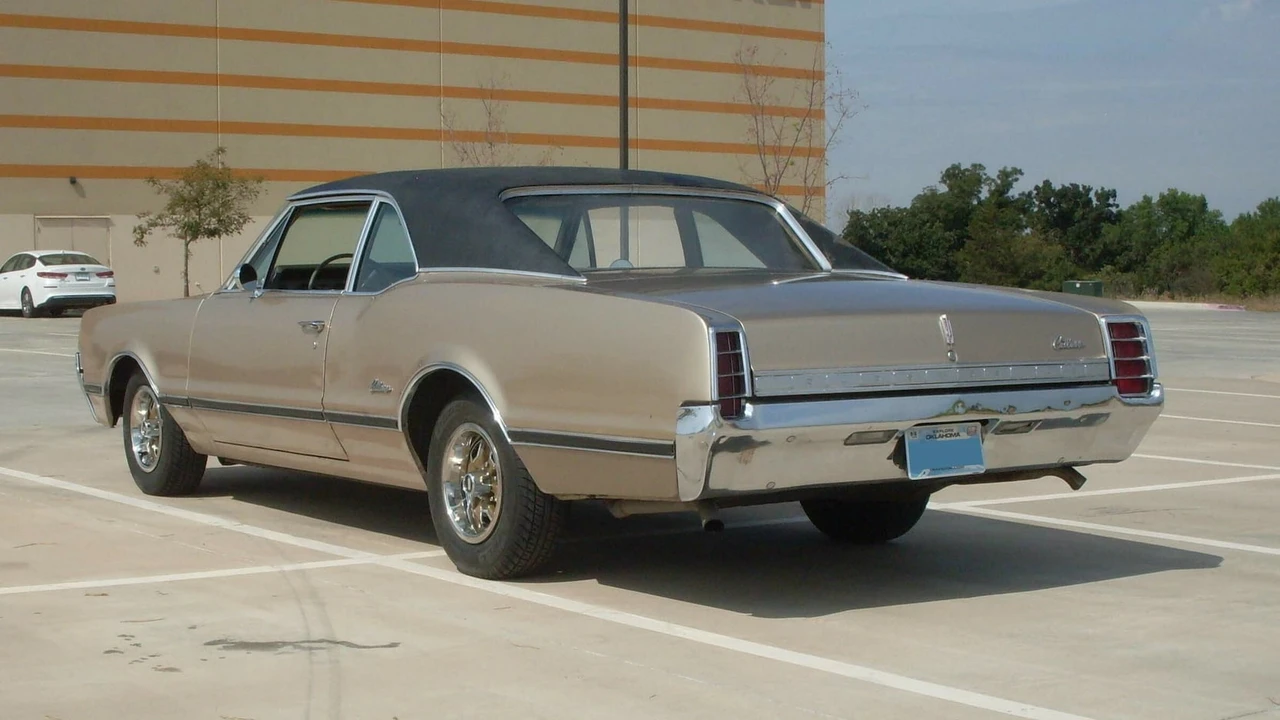 1966 Oldsmobile Cutlass 2nd Gen - Image 20 of 22