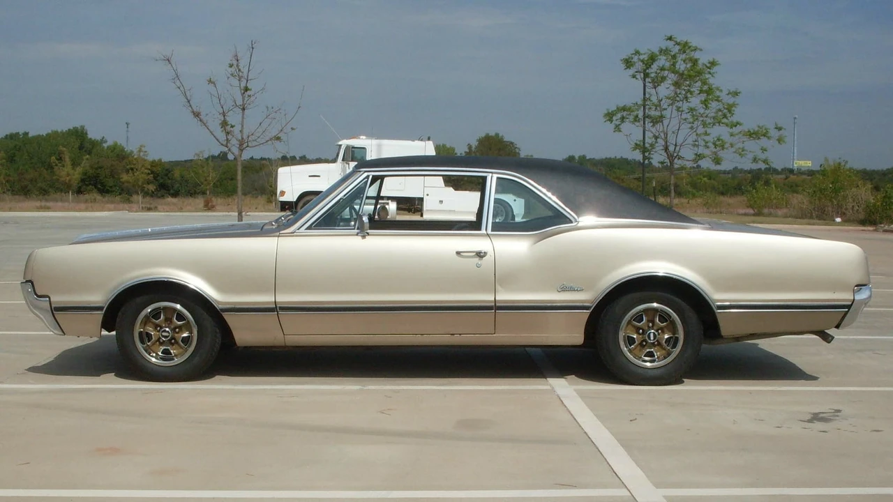 1966 Oldsmobile Cutlass 2nd Gen - Image 21 of 22