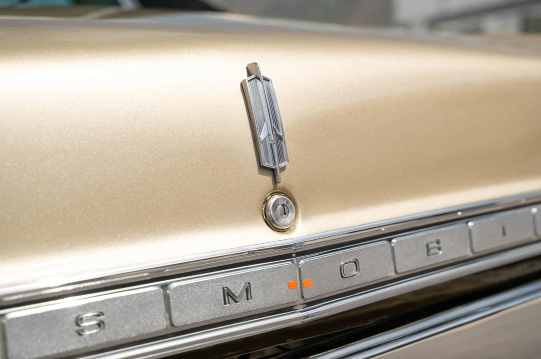 1966 Oldsmobile F-85 & Jetfire - Image 14 of 31