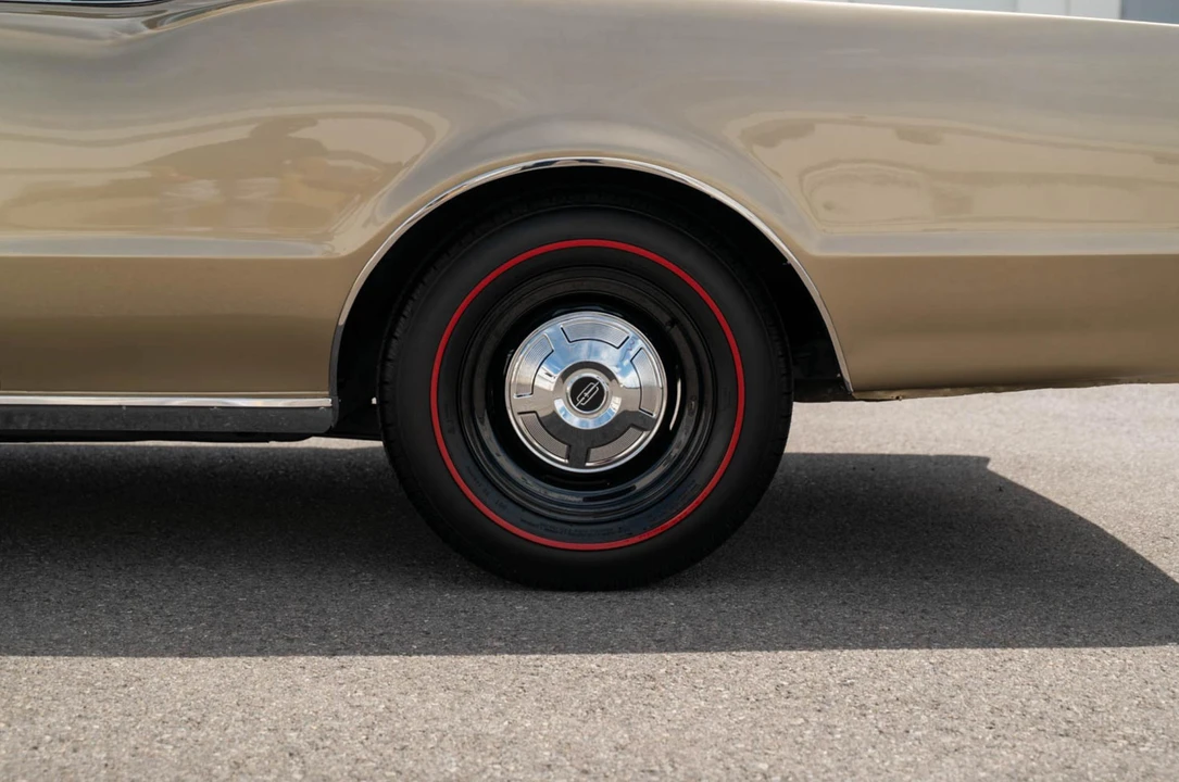 1966 Oldsmobile F-85 & Jetfire - Image 23 of 31