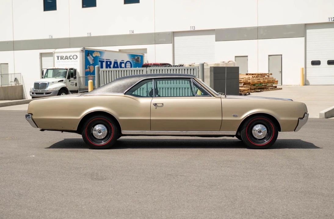 1966 Oldsmobile F-85 & Jetfire - Image 8 of 31