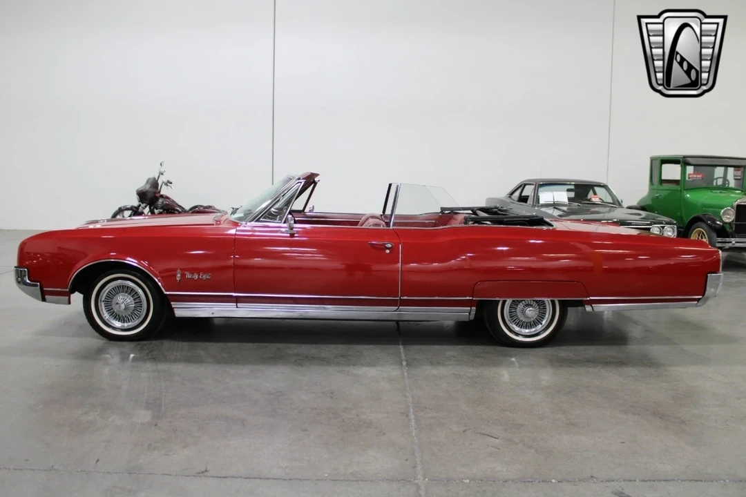 1966 Oldsmobile 98 - Image 4 of 12