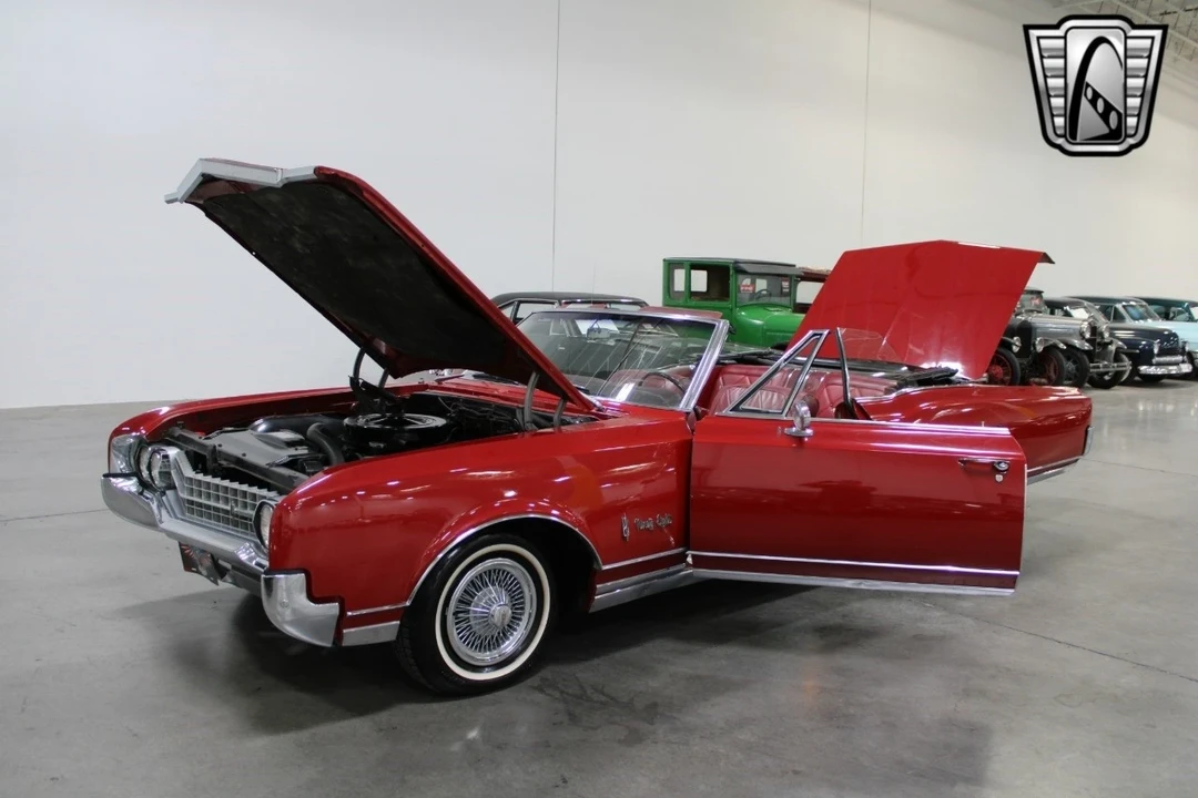 1966 Oldsmobile 98 - Image 8 of 12