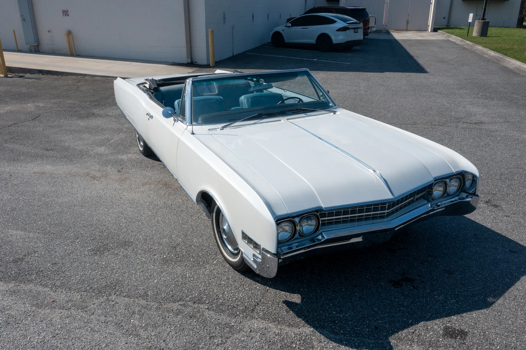 1966 Oldsmobile 98 - Image 26 of 31