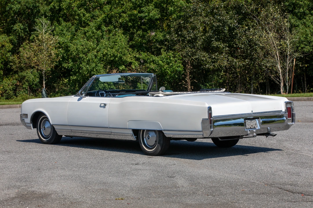 1966 Oldsmobile 98 - Image 10 of 31