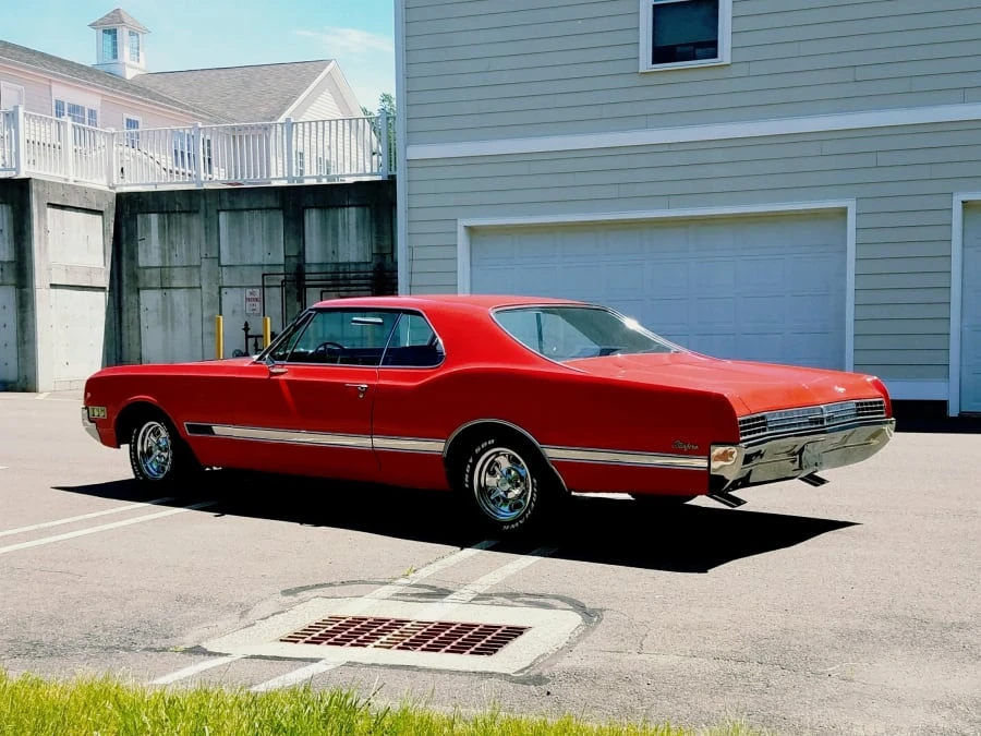 1966 Oldsmobile Starfire - Image 10 of 11