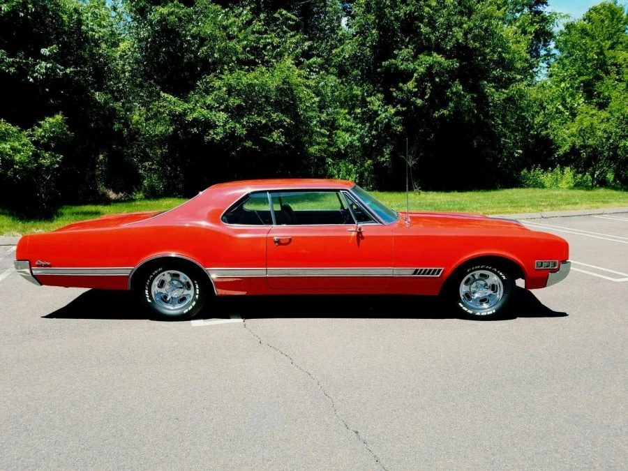 1966 Oldsmobile Starfire - Image 2 of 11