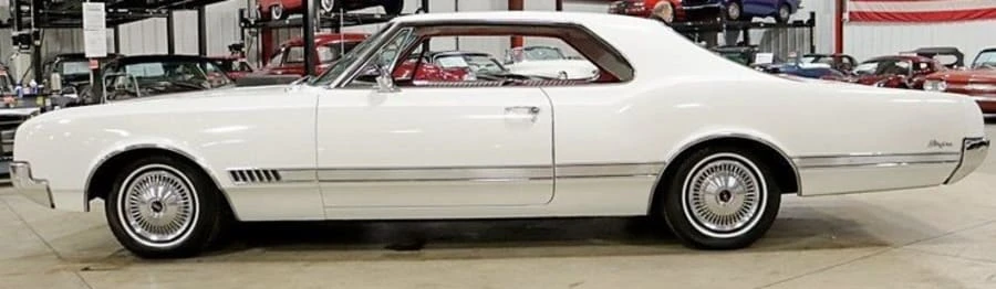 1966 Oldsmobile Starfire - Image 2 of 9