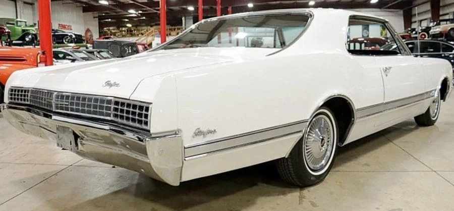 1966 Oldsmobile Starfire - Image 3 of 9