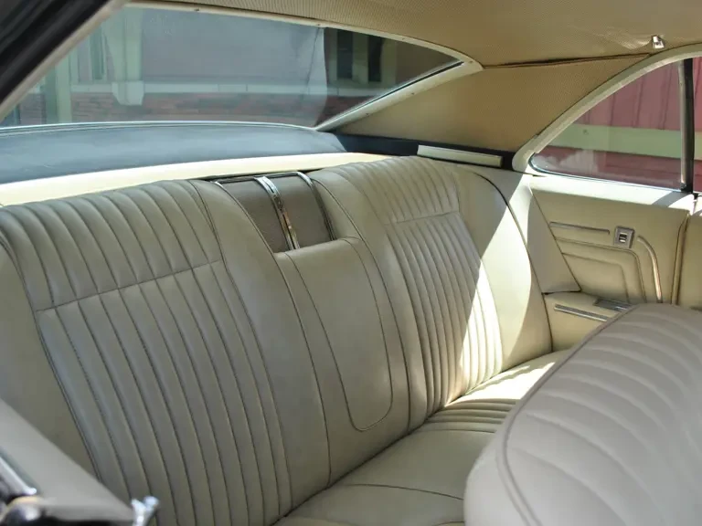 1966 Oldsmobile Toronado - Image 10 of 18