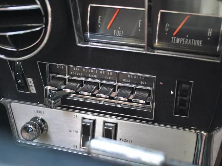 1966 Oldsmobile Toronado - Image 11 of 18