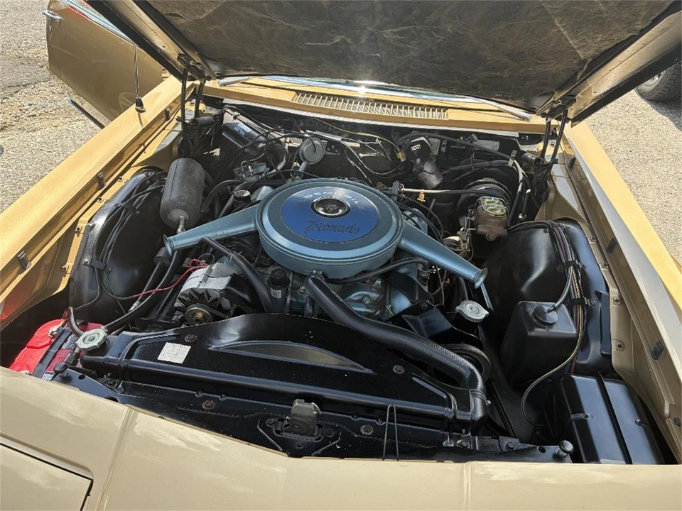 1966 Oldsmobile Toronado - Image 15 of 18
