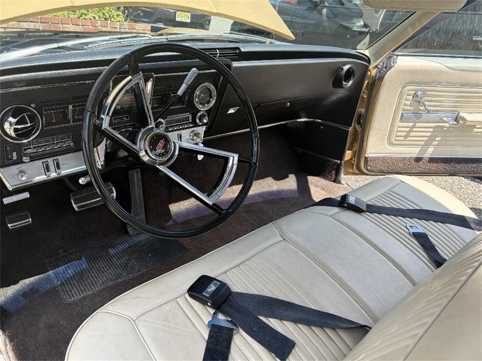 1966 Oldsmobile Toronado - Image 9 of 18