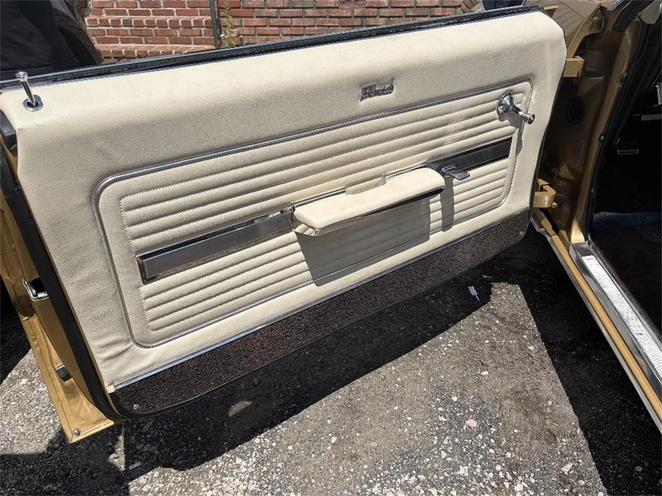 1966 Oldsmobile Toronado - Image 7 of 18