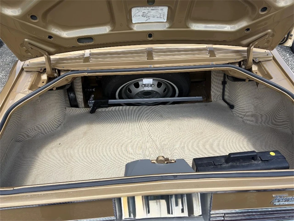 1966 Oldsmobile Toronado - Image 17 of 18
