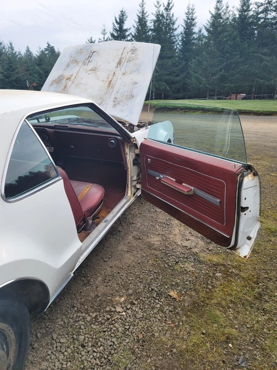 1966 Oldsmobile Toronado - Image 4 of 31